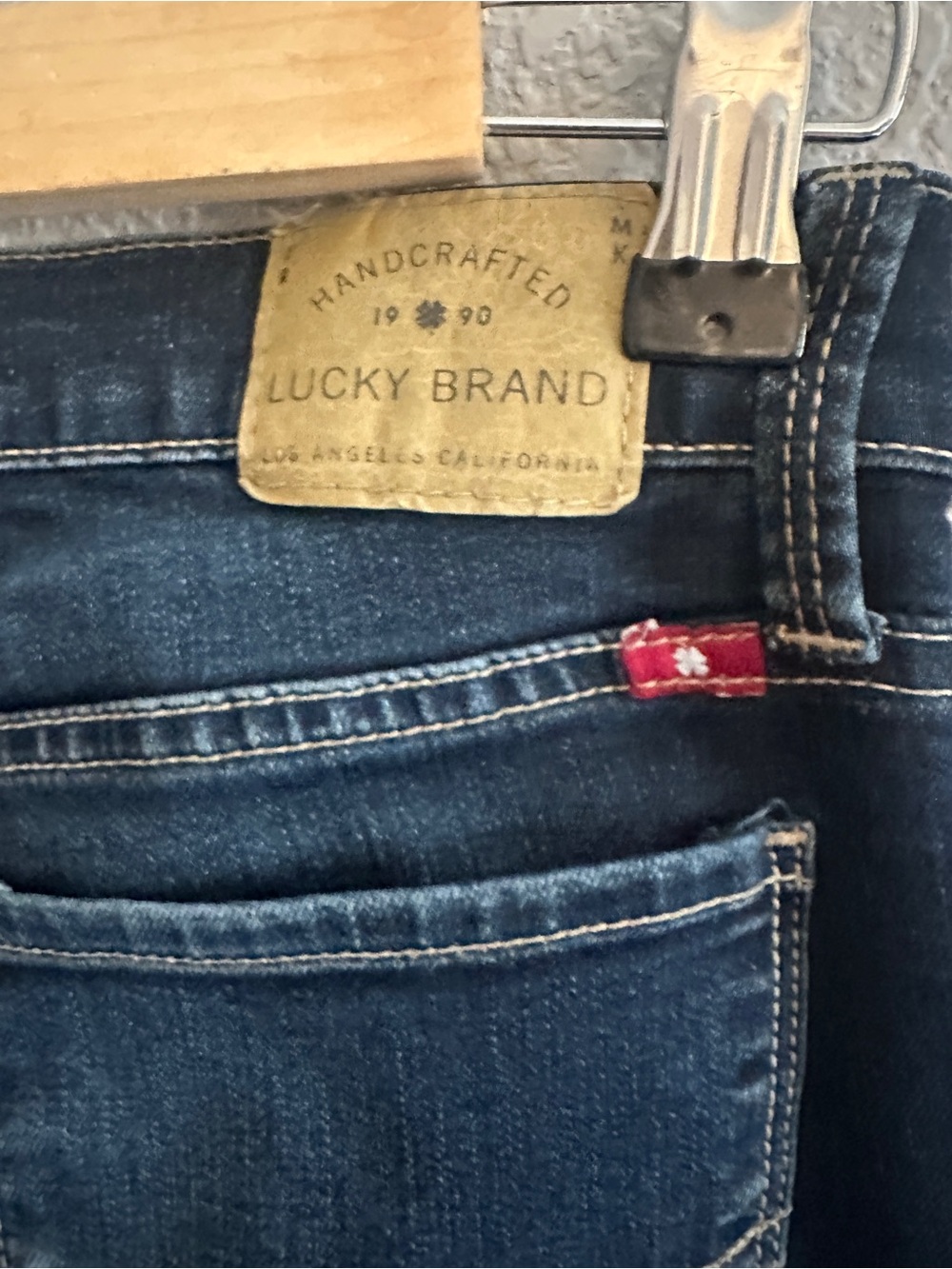 Lucky Brand Women's Skinny Jeans in Dark Blue Wash - Picture 5 of 7